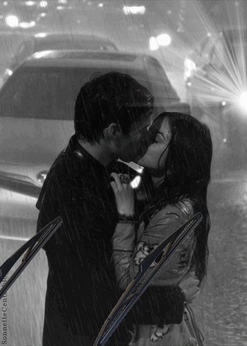 amoureux-pluiepetitSonnetteCenterblog.gif